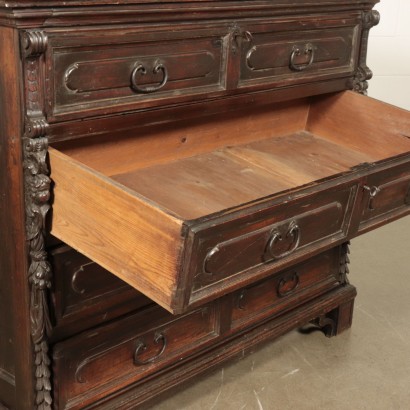 Walnut Chest of Drawers Italy 18th Century