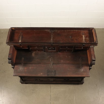 Walnut Chest of Drawers Italy 18th Century