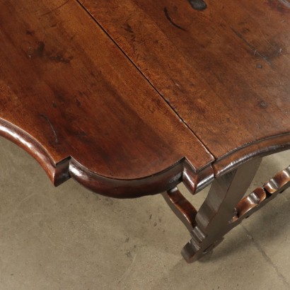 Drop-leaf Walnut Table Italy 17th Century