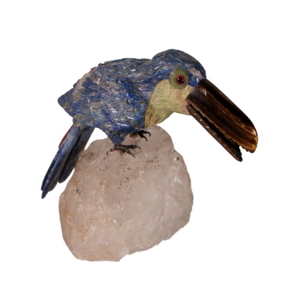 Scultura, Tucano in pietra.
