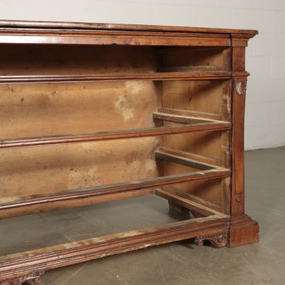 Walnut Chest of Drawers Italy 18th Century