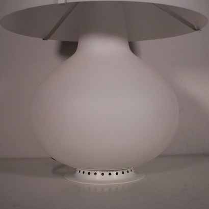 modernariato, modernariato di design, lampada da tavola, lampada da tavola modernariato, lampada da tavola di modernariato, lampada da tavola italiana, lampada da tavola vintage, lampada da tavola anni '60, lampada da tavola design anni 60