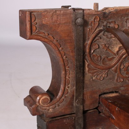 Well's Winch Walnut Iron and Varoius Wood Essence Italy 18th Century