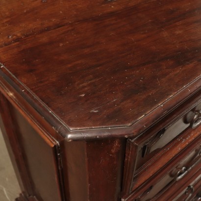 Chest of Drawers with 4 Drawers, Walnut Italy 18th Century