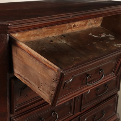 Chest of Drawers with 4 Drawers, Walnut Italy 18th Century