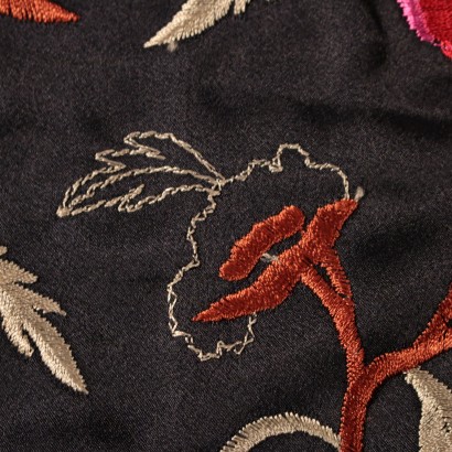 Foulard Vintage Nero Con Fiori Ricamati