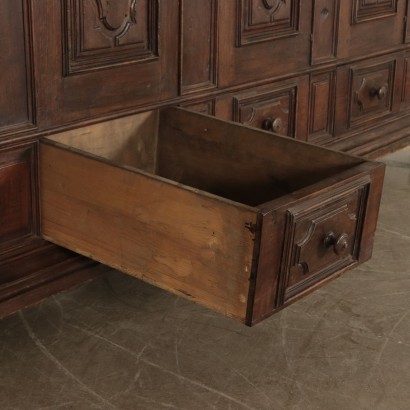 Grande credenza a doppio corpo