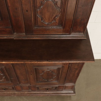 Grande credenza a doppio corpo