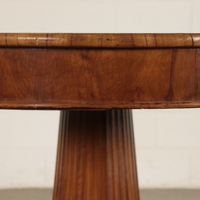 Inlaid Round Table Walnut and Marple Italy 19th Century