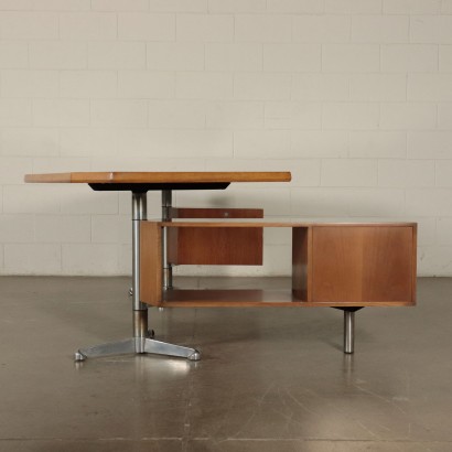 Desk Aluminum and Walnut Veneer Osvaldo Borsani 1970s Tecno