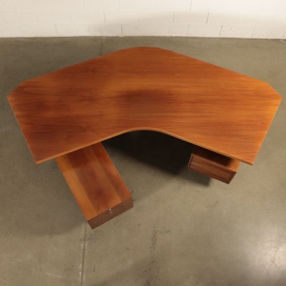 Desk Aluminum and Walnut Veneer Osvaldo Borsani 1970s Tecno