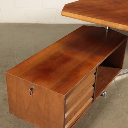 Desk Aluminum and Walnut Veneer Osvaldo Borsani 1970s Tecno