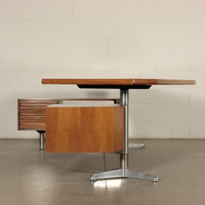 Desk Aluminum and Walnut Veneer Osvaldo Borsani 1970s Tecno