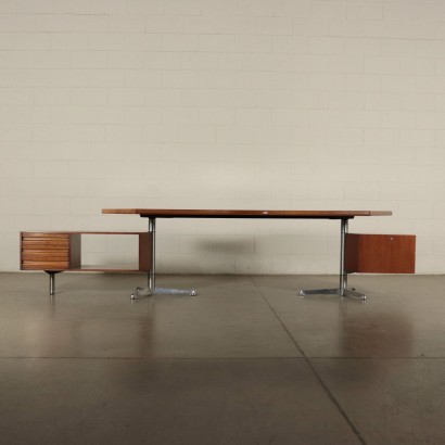 Desk Aluminum and Walnut Veneer Osvaldo Borsani 1970s Tecno