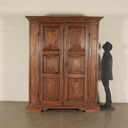 KLEIDERSCHRANK