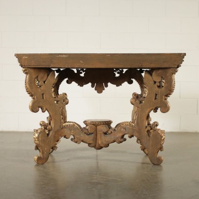 Console en bois sculpté et doré