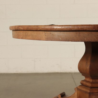 Round Coffee Table, Walnut Veneer, Italy 19th Century