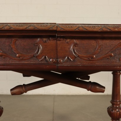 Neo-Renaissance Extendable Table Walnut Italy Early 19th Century