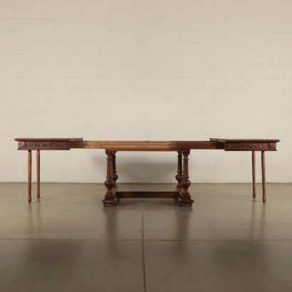 Neo-Renaissance Extendable Table Walnut Italy Early 19th Century