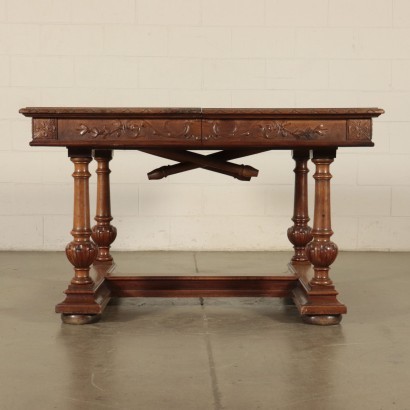 Neo-Renaissance Extendable Table Walnut Italy Early 19th Century