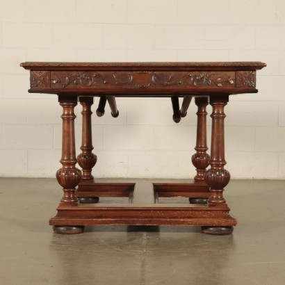 Neo-Renaissance Extendable Table Walnut Italy Early 19th Century