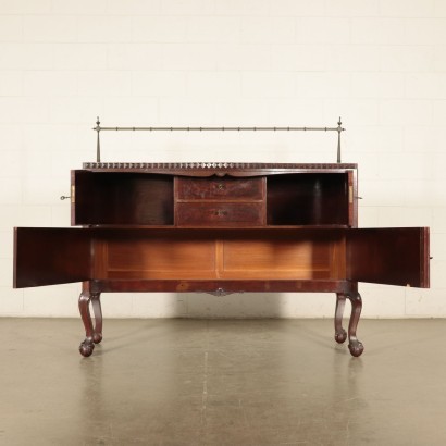 The sideboard in Chippendale Style