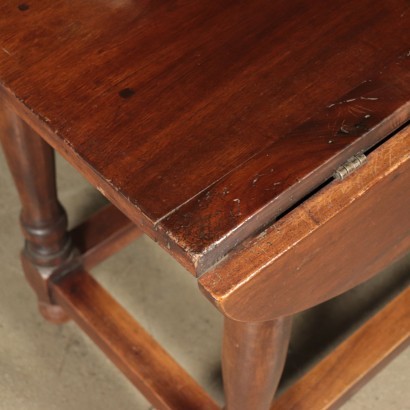 Table Walnut Italy 20th Century