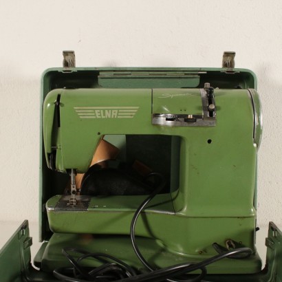 modernariato, modernariato di design, oggettistica, oggettistica modernariato, oggettistica di modernariato, oggettistica italiana, oggettistica vintage, oggettistica anni '60, oggettistica design anni 60,Macchina da Cucire