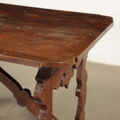 Table Walnut Italy 18th Century