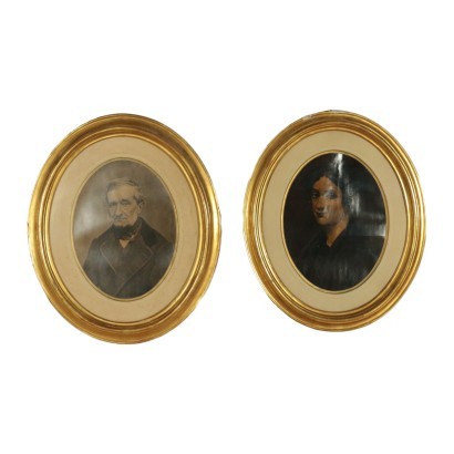 Pair of Oval Frames Italy 19th Century