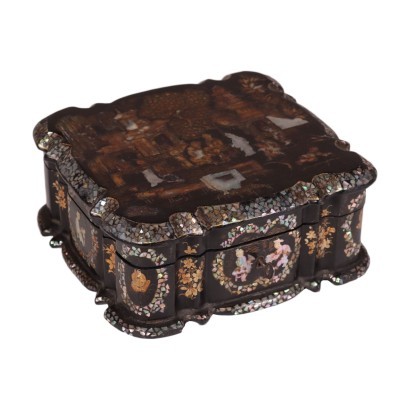 Jewery Box Mother of Pearls Wood China 20th Century