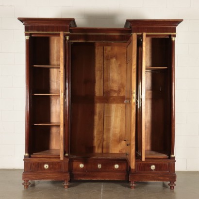 Antiquitäten, Kleiderschrank, Antiker Kleiderschrank, Antiker Kleiderschrank, Antiker italienischer Kleiderschrank, Antiker Kleiderschrank, neoklassizistischer Kleiderschrank, Kleiderschrank aus dem 19. Jahrhundert