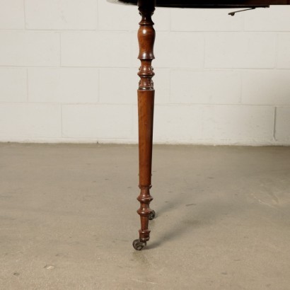 Extensible Table Walnut Italy 19th Century