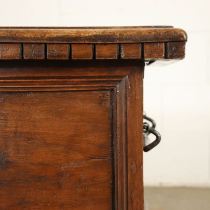 Chest Oak Walnut Italy 17th Century