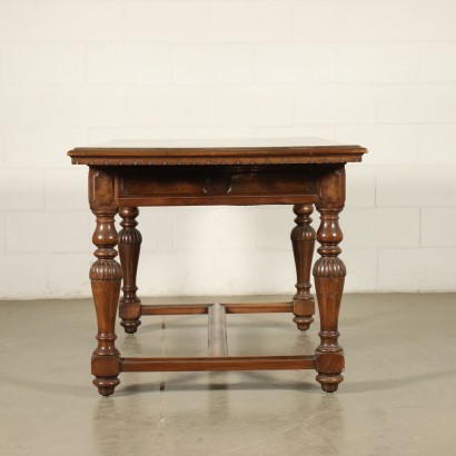 Neo-Renaissance Revival Extendable Table Walnut Italy 20th Century