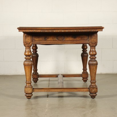 Neo-Renaissance Revival Extendable Table Walnut Italy 20th Century