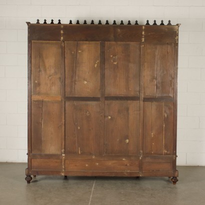 Armoire de style néo-gothique