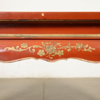 Lacquered Oriental Table Orient 20th Century