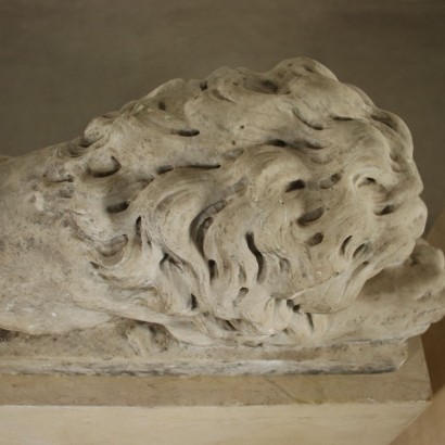 Pair Of Lion Sculptures in Carrara Marble Italy 19th Century