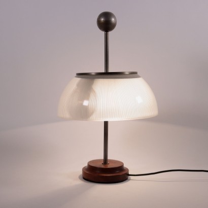 modernariato, modernariato di design, lampada da tavola, lampada da tavola modernariato, lampada da tavola di modernariato, lampada da tavola italiana, lampada da tavola vintage, lampada da tavola anni '60, lampada da tavola design anni 60