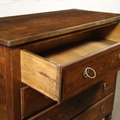 Neo-Classical Emilian Chest Of Drawers Walnut Italy 18th Century