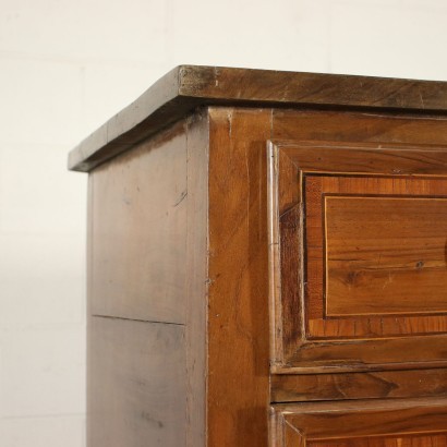 Neo-Classical Emilian Chest Of Drawers Walnut Italy 18th Century