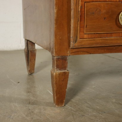 Neo-Classical Emilian Chest Of Drawers Walnut Italy 18th Century