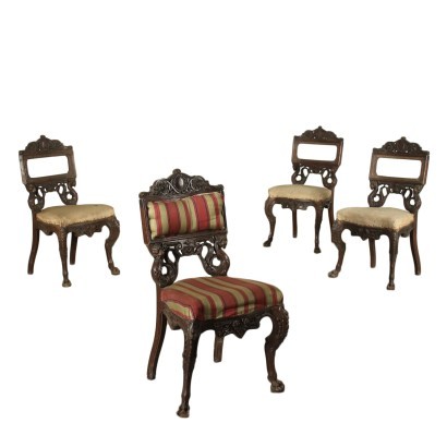 Groupe de quatre chaises néo-Renaissance
