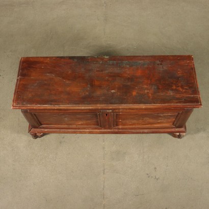 Late 18th Centtury Walnut Ottoman Italy