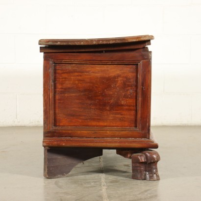 Late 18th Centtury Walnut Ottoman Italy