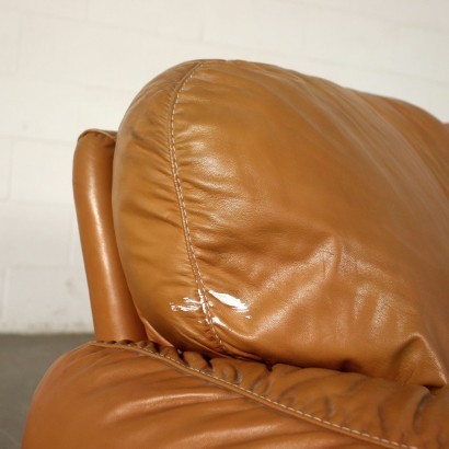 Mod. Piumotto, Produced by Busnelli. Three seater sofa, foam padding, leather upholstery. Good conditions.