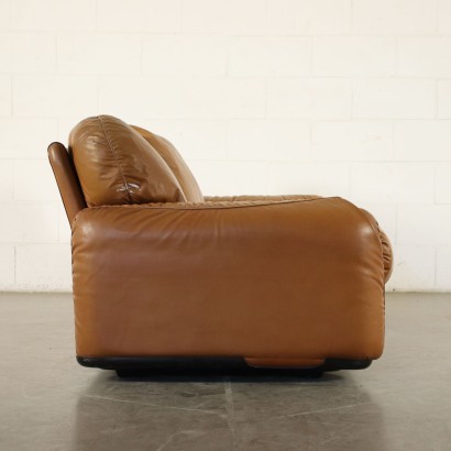 Mod. Piumotto, Produced by Busnelli. Three seater sofa, foam padding, leather upholstery. Good conditions.