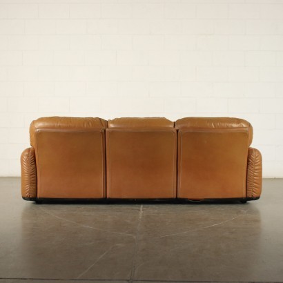 Mod. Piumotto, Produced by Busnelli. Three seater sofa, foam padding, leather upholstery. Good conditions.