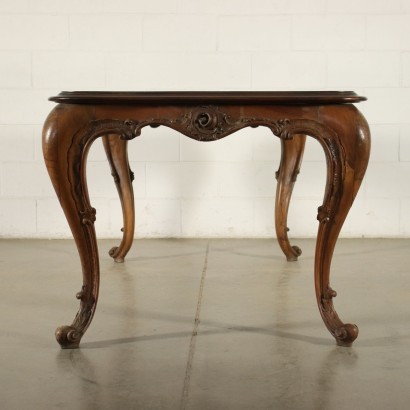 Barocchetto revival Table Walnut Italy 20th Century